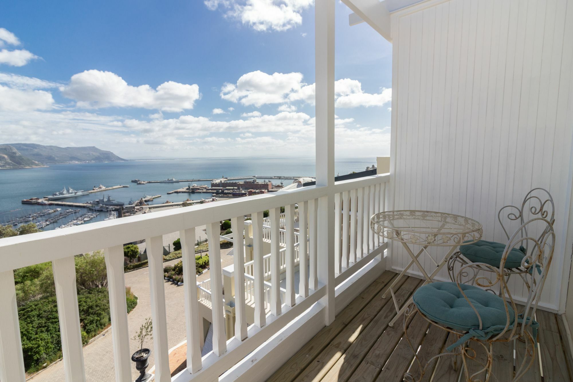 Penguin Palace Simon's Town Exterior photo